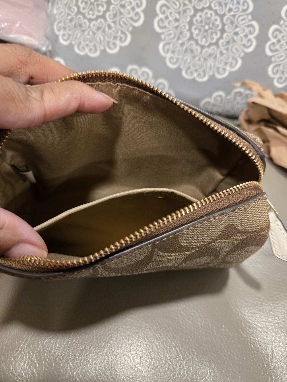Coach Signature Canvas Zip Cosmetic Case - Khaki/Tan NWOT - Picture 8 of 13